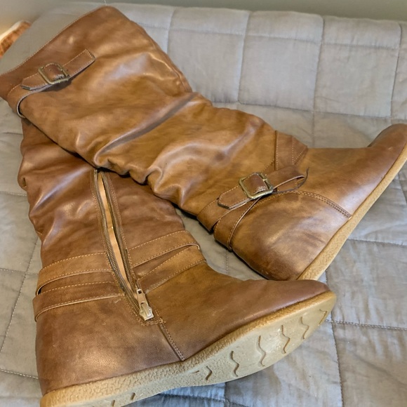 Brown Calf Boots - Picture 1 of 3